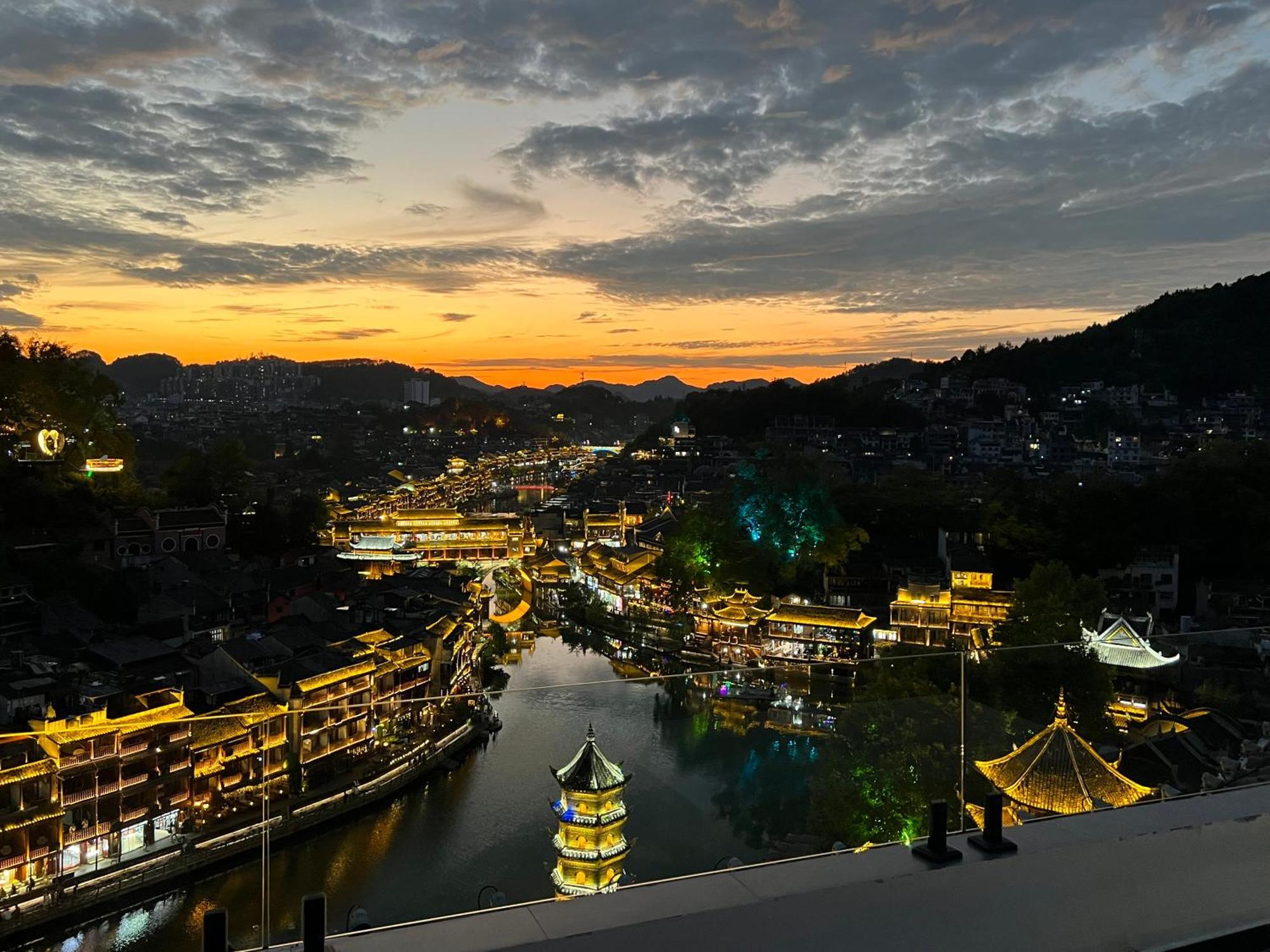 Phoenix Best River View B&B Fenghuang Luaran gambar
