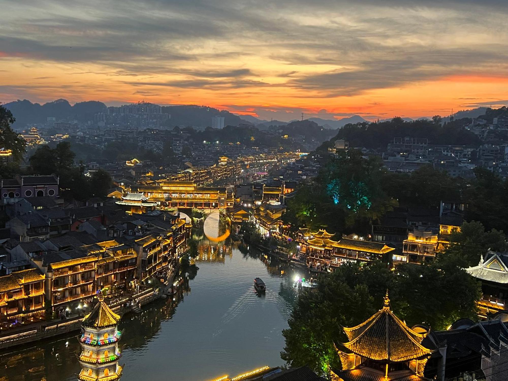 Phoenix Best River View B&B Fenghuang Luaran gambar