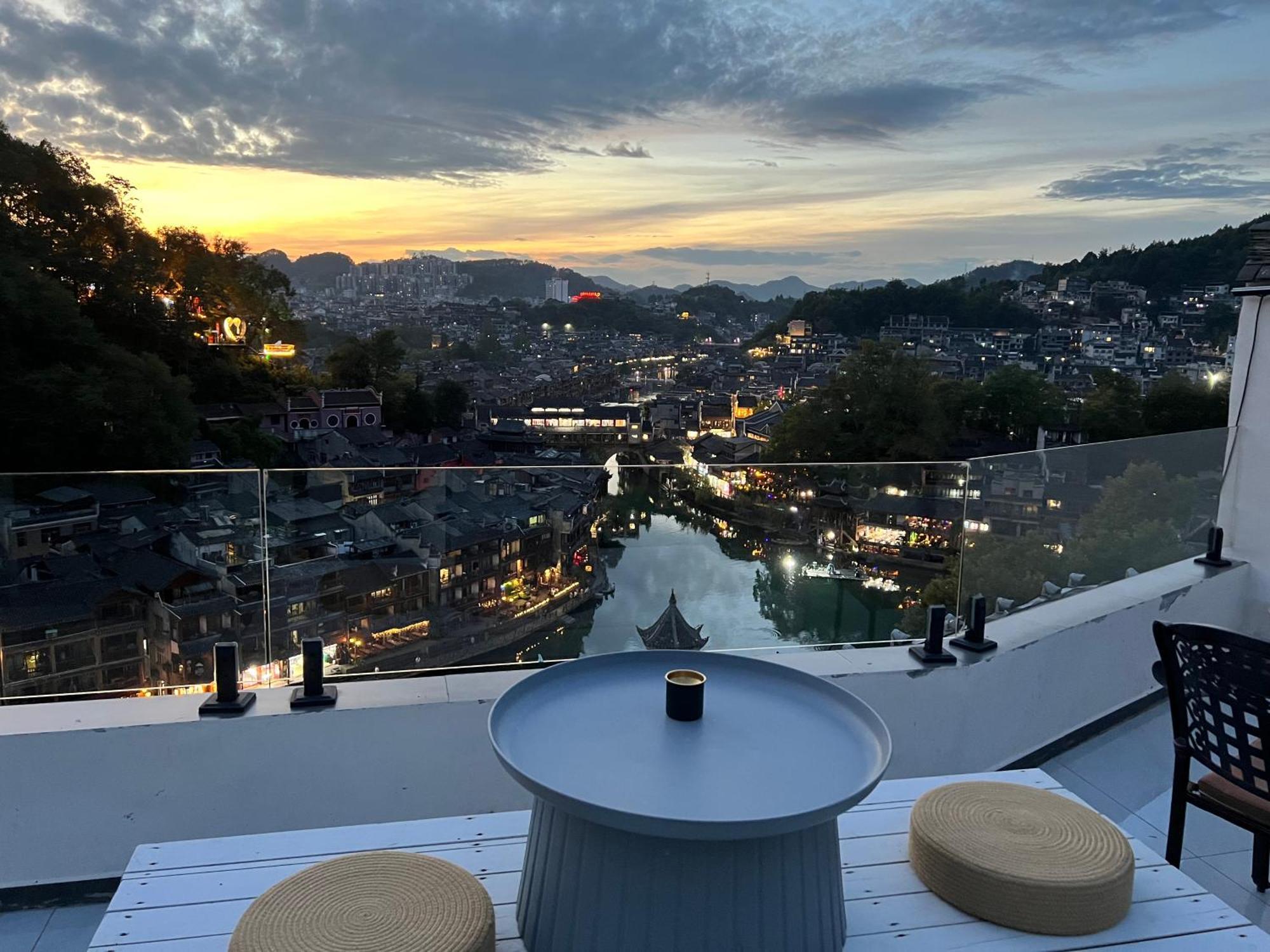 Phoenix Best River View B&B Fenghuang Luaran gambar