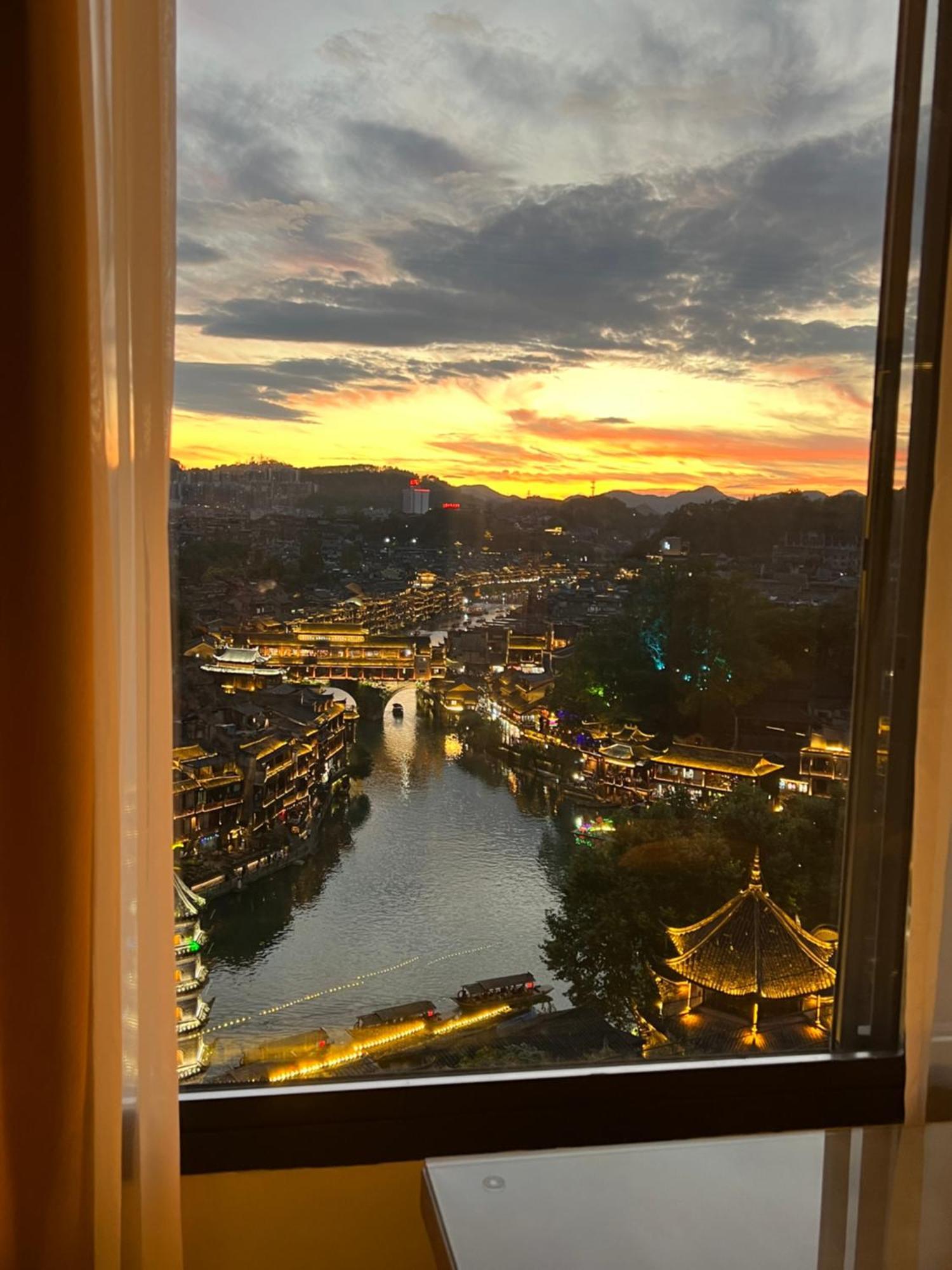 Phoenix Best River View B&B Fenghuang Luaran gambar