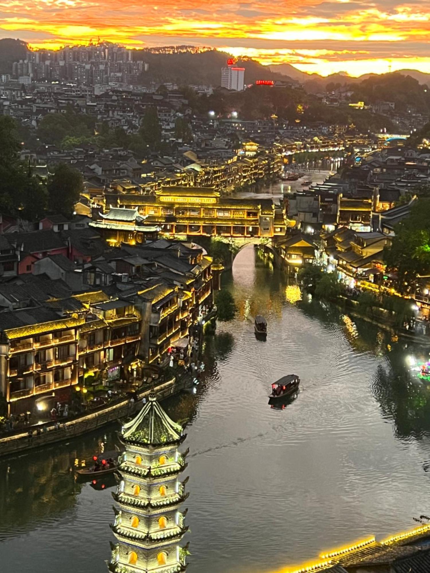 Phoenix Best River View B&B Fenghuang Luaran gambar